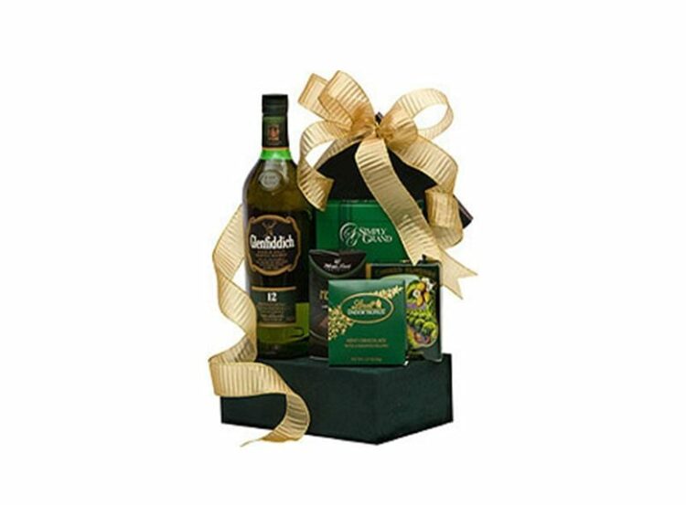 Glenfiddich to the Finish Scotch Gift Basket, GLENFIDDIch gift basket, scotch gift basket, green gift basket, engraved glenfiddich