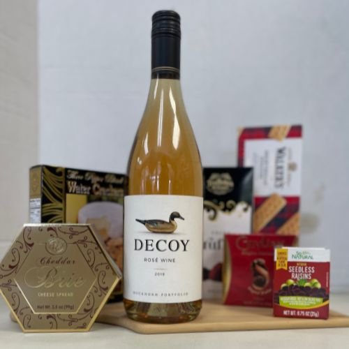 Swift Decoy Rose Wine Gift Basket