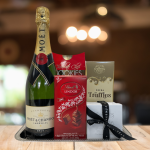 How to Host a Wine Tasting Night at Home Using a Gift Basket